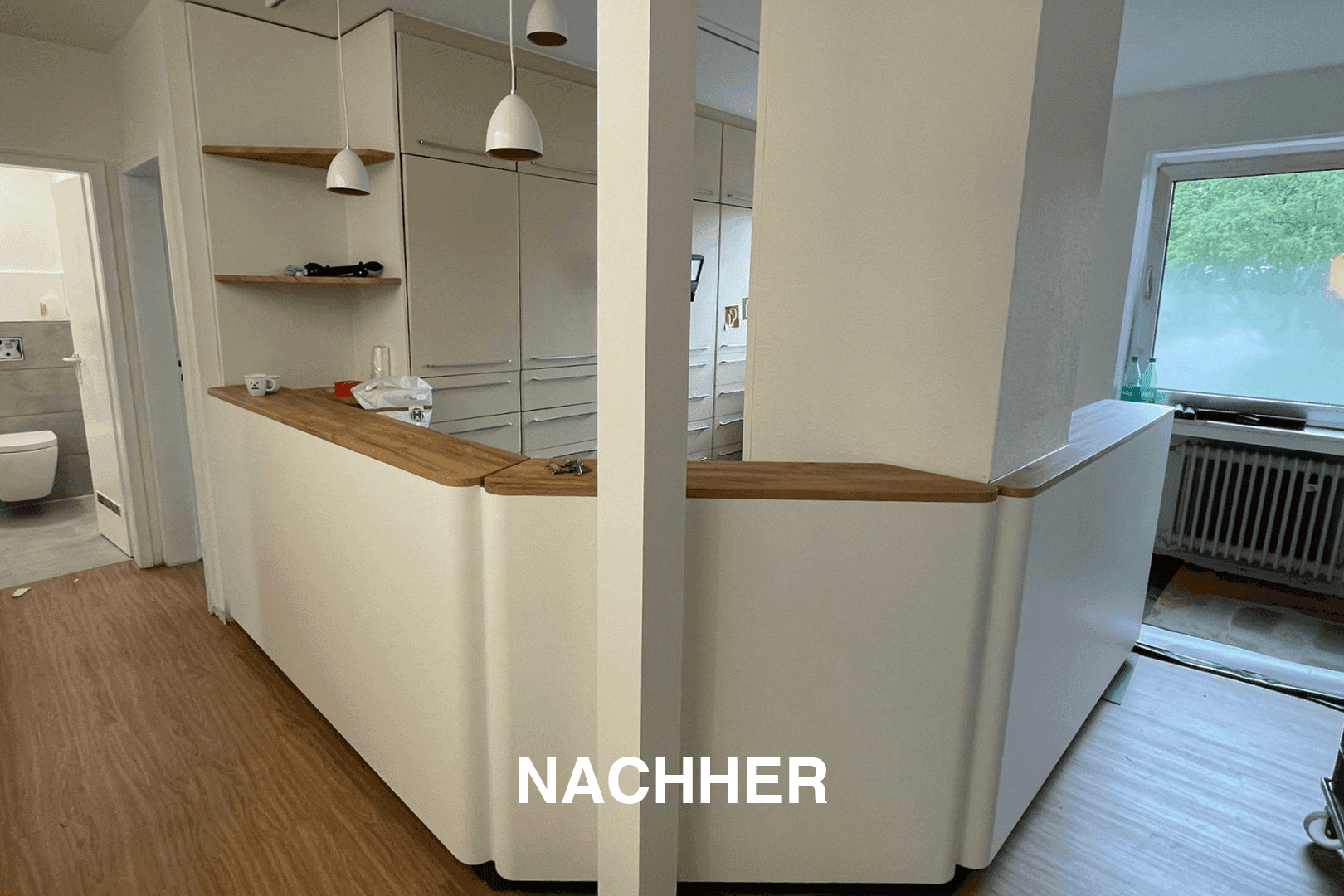 Praxismöbel nach der Folierung, weitere Ansicht